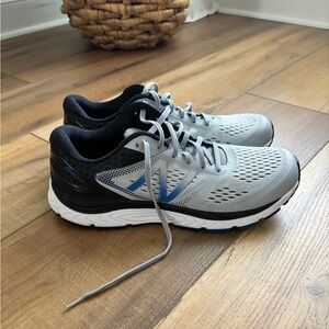 Men’s New Balance 840v4 Running Shoes, size 12.5